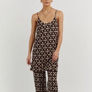 Dissh Emmy Mahogany Geo v Tunic with slit